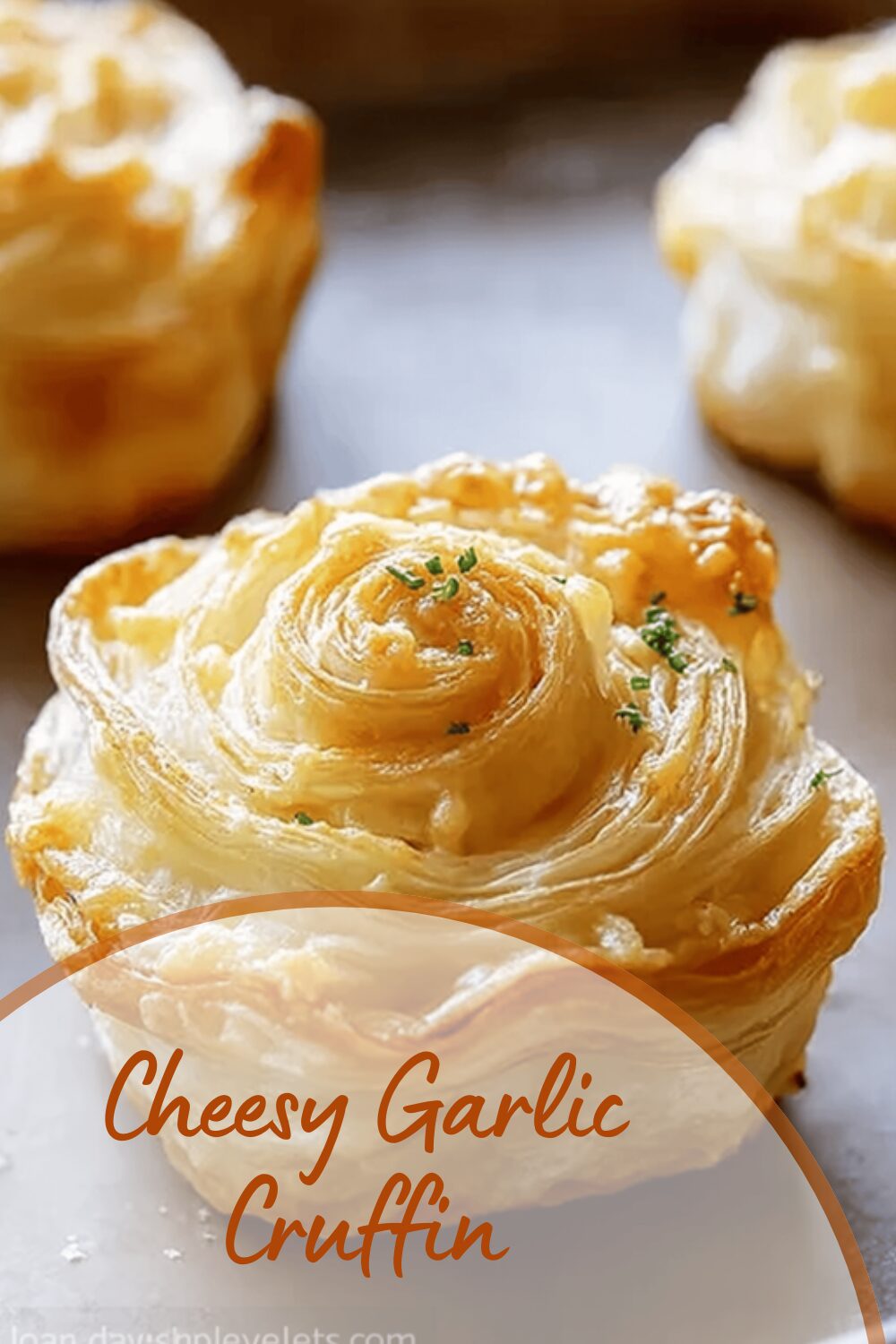 Cheesy Garlic Cruffin
