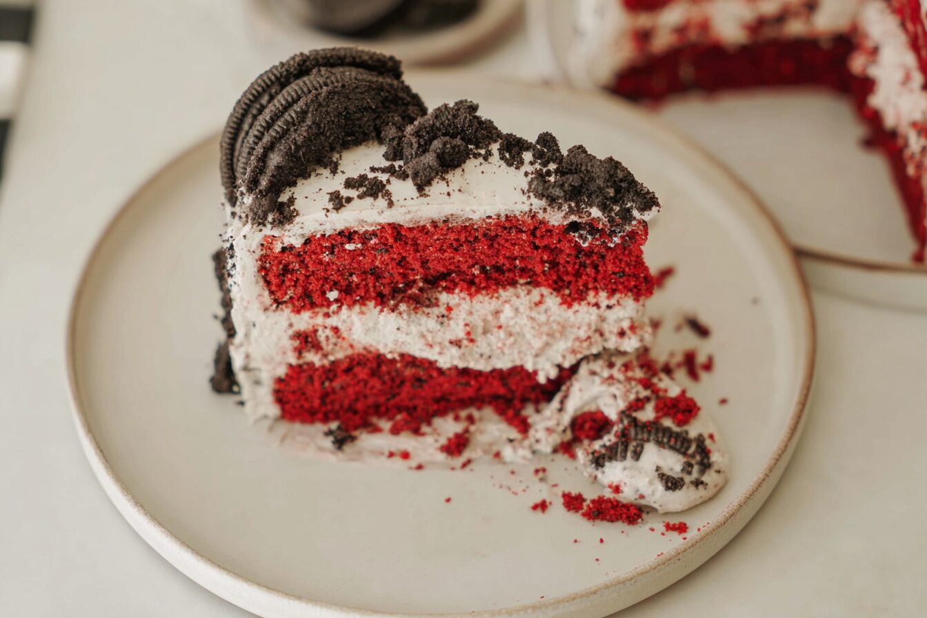 Oreo Red Velvet Cake